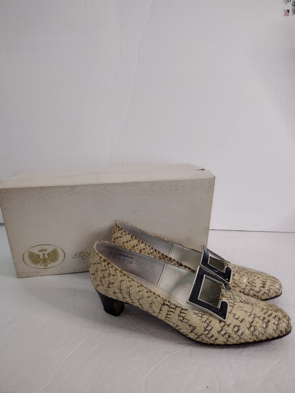 Vintage 60s Mod Snakeskin Pumps Size 6 Square Toe Pilgrim Buckle Kitten Heels - Picture 2 of 12
